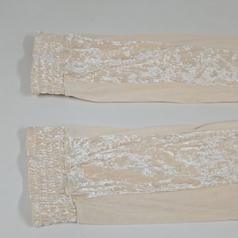 Set HAH Intimates Comin’ in Haht Cream Velvet Bodysuit and Pants - Picture 11 of 15